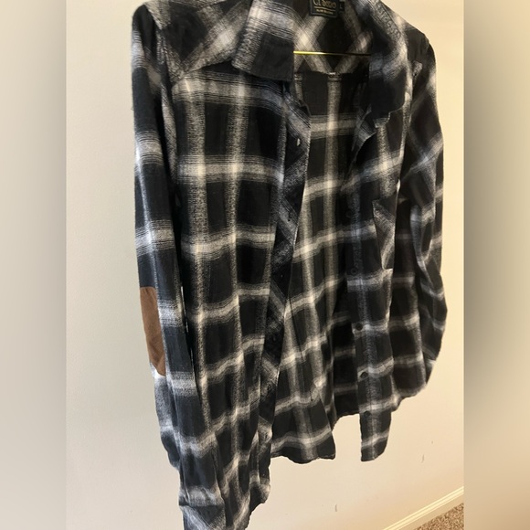 Black and White Flannel Shirt with Sleeve Patch - Picture 3 of 4